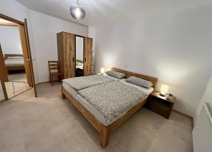 Helles & Traumhaftes In Zentraler Lage In * Мёнхен-Гладбах