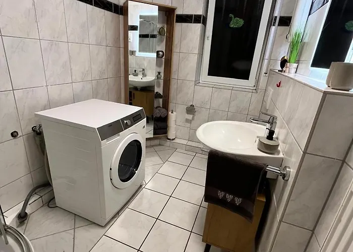 Helles & Traumhaftes In Zentraler Lage In *