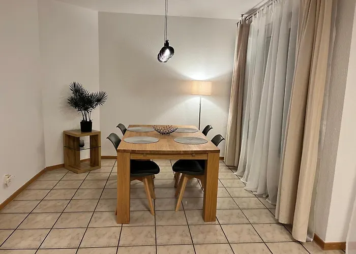 Helles & Traumhaftes In Zentraler Lage In Апартаменты