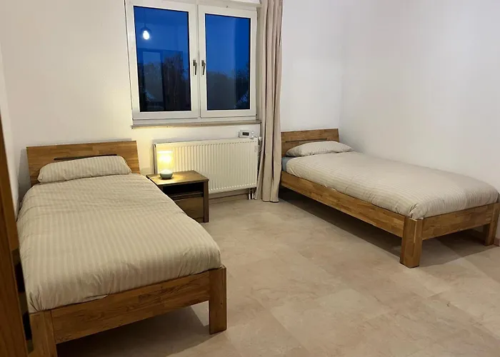 Helles & Traumhaftes In Zentraler Lage In Мёнхен-Гладбах