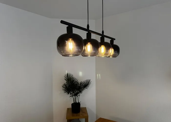 Helles & Traumhaftes In Zentraler Lage In *